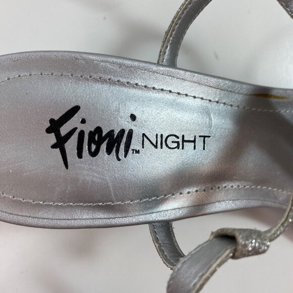 Fioni Night Women's Silver Glitter Rhinestones Sandals Kitten Heel Size 9.5 - Picture 13 of 13